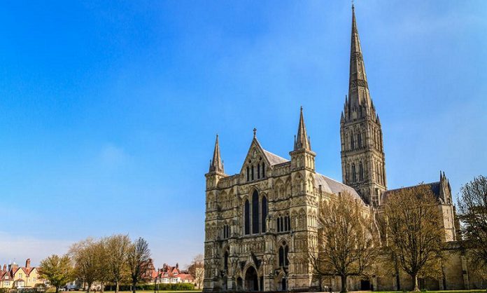 6 Arsitektur Bangunan Katedral Terindah di Inggris