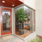 contemporary-warmth-house-glass-window-design-in-haverford-ave-pacific-palisades-550×383