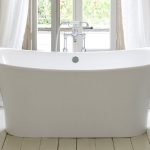 white-freestanding-bath-tub