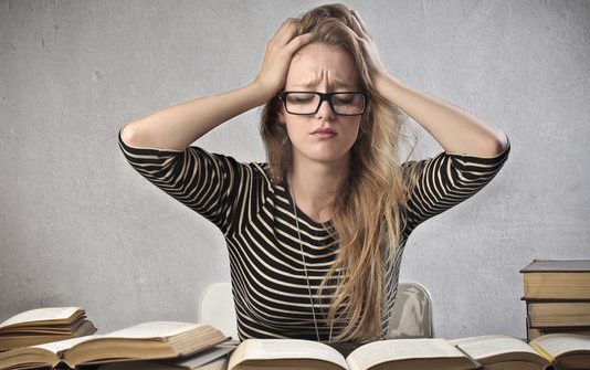 Stres ternyata bisa bikin kamu sering merasa lapar, lho