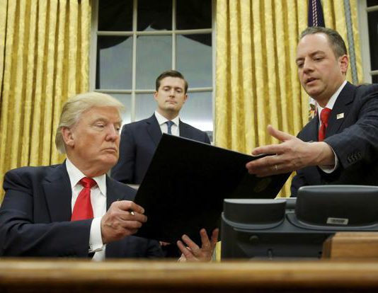 Trump dandani Ruangan di Gedung Putih