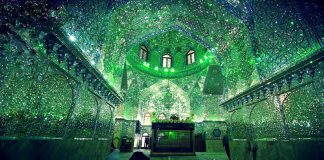 Interior Masjid di Iran Pantulkan Cahaya bak Berlian