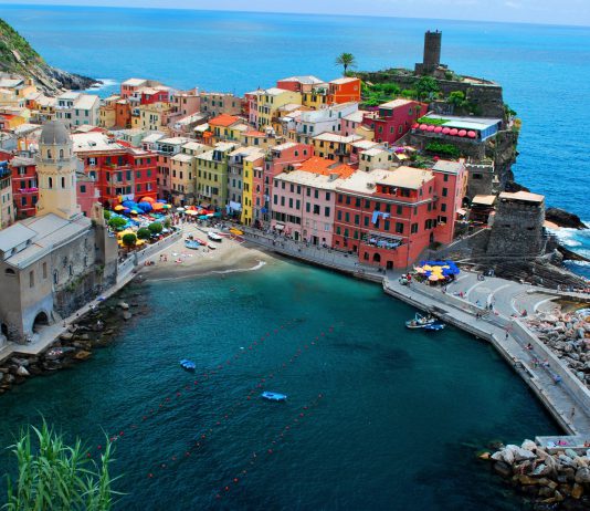 Kota Dengan Bangunan Yang Berwarna-warni di Dunia!