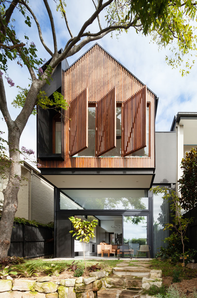 Desain Rumah Berlantai Dua Seperti Rumah Pohon