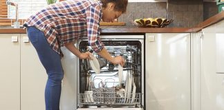 5 Barang yang Sebaiknya Tidak Dimasukkan Ke Mesin Cuci Piring