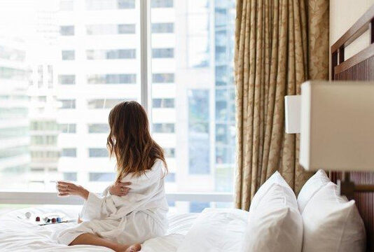 Staycation di Rumah Sendiri: Ubah Hunian Jadi Tempat Liburan
